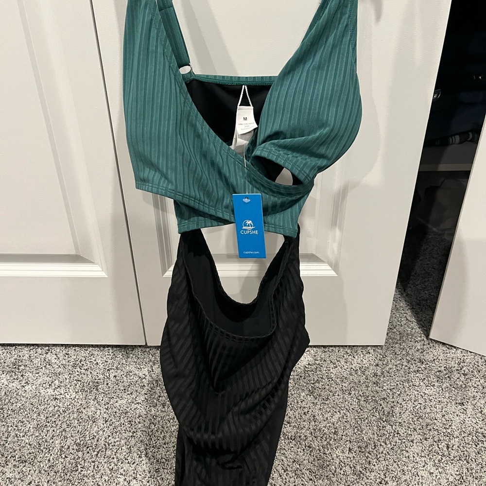 Bathing suit - Picture 2 of 6